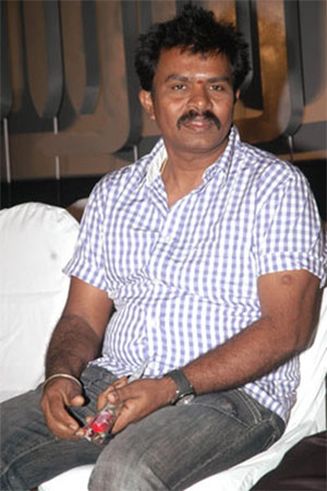 director hari,hero ntr,surya,s3 movie,bobby,trivkram,vv vinayak  రోజుకో మాట చెబుతోన్న దర్శకుడు హరి....!